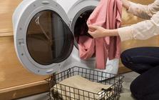 Vì sao nhiều gia đình ngày càng thích dùng máy sấy quần áo?
