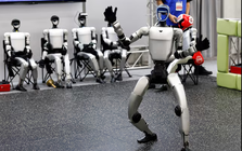 Càng bị đấm, đá, kéo ngã, Unitree G1 càng có giá trị: Nghịch lý phía sau robot 13.500 USD
