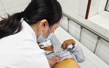 Phát hiện viêm gan B rồi bỏ điều trị suốt 20 năm, người đàn ông 53 tuổi phải lọc máu, vợ con cũng nhiễm bệnh