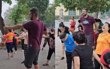 Du khách Tây: Không khí tập thể dục sáng ở Việt Nam 'có tính gây nghiện rất cao'
