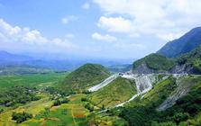 Việt Nam có 1 nơi khí hậu mát mẻ quanh năm, bao quanh là núi đá được Sun Group nhắm tới làm siêu tổ hợp 21.000 tỷ đồng gồm cáp treo, tắm khoáng, khu vui chơi