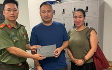 Công an cửa khẩu Tân Sơn Nhất liên tiếp tìm, trao trả tài sản hành khách bỏ quên trị giá hơn 2,5 tỷ đồng