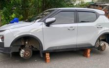 Vụ ô tô bị trộm 2 bánh khi đỗ trong khu đô thị ở Hà Nội: Chủ xe lên tiếng