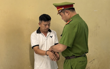 Bắt nguyên Trưởng ban quản lý chung cư ở TP.HCM lừa bán căn hộ tái định cư