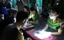 Hơn 120 cảnh sát bất ngờ xuất hiện tại chợ đầu mối lúc rạng sáng