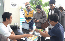 Cảnh báo chiêu trò đôn giá, mua đi bán lại sách giáo khoa tại TPHCM