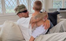 Justin Bieber chia sẻ ảnh mới cùng con trai 2 tuổi