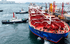 Khách hàng tranh nhau mua, dầu Nga đắt hơn Brent 20 USD/thùng, phụ phí tăng gấp đôi chỉ sau 1 tuần