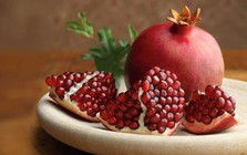 3 cách tách hạt lựu nhanh mà không bị nát hạt