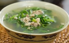 Rẻ bèo, được ví như thuốc an thần tự nhiên, cực giàu canxi và sắt: Rau gì mà bổ đến vậy?