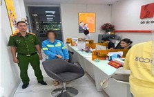 Đã thành công chuyển đi 60 triệu đồng, đang tất toán 3 sổ tiết kiệm thì làm lộ điểm bất thường: Công an vào cuộc làm việc với ngân hàng và người phụ nữ ở Hà Nội