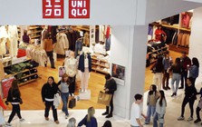 Vì sao "cầm nhầm" quần áo ra ngoài cửa hàng Uniqlo là còi hú inh tai, báo hiệu bạn ăn trộm?