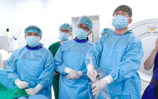 1 bệnh viện tại Hà Nội vừa ghi dấu bước tiến mới: Mổ cột sống thành công qua vết rạch chỉ 1cm