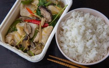Tại sao cơm nguội lại bị cứng?