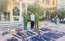 Công an thu giữ khoảng 1 tấn vũ khí thô sơ và công cụ hỗ trợ