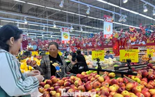 Thịt lợn, trái cây Việt lép vế trên 'sân nhà'