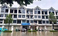 Thay bạn đi xem nhà ngày mưa: Hinode Royal Park ngập sâu, An Khánh bị chia cắt, loạt tuyến đường chìm trong biển nước