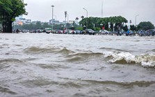 Hà Nội mưa cả đêm không ngớt, loạt tuyến phố ngập úng
