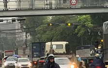 Hà Nội mưa trắng trời, nhiều điểm ngập sâu, một số trường cho nghỉ, học online