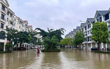Thay bạn đi xem nhà ngày mưa: Hinode Royal Park ngập sâu, An Khánh bị chia cắt, loạt tuyến đường chìm trong biển nước