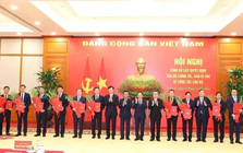 Công bố 12 quyết định của Bộ Chính trị, Ban Bí thư về công tác cán bộ