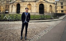 Chủ tịch ACB Trần Hùng Huy “khoe” đi học tại Oxford, doanh nhân Cường Đô La liền bình luận 1 câu