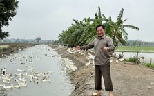 Nam NSƯT mang quân hàm Thượng tá, U70 đi bán lẩu ở Từ Liêm, Hà Nội