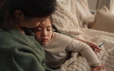 Phát hiện bất ngờ: Những bà mẹ sống rất “mệt mỏi” thường không phải vì nghèo, cũng không hẳn vì con khó nuôi, mà do 5 vấn đề này