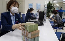 Lãi suất huy động tăng cao, ngân hàng hút tiền gửi kỷ lục