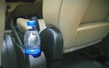 Người đàn ông nhập viện sau khi uống chai nước để 2 ngày trong ô tô