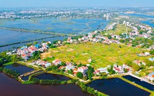 Việt Nam có một ngôi làng hơn 400 năm tuổi được công nhận "Làng du lịch tốt nhất thế giới": Khách Tây tìm đến để lội ruộng, trồng rau