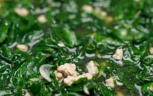 Loại rau quen thuộc giàu vitamin C hơn cả cam, ở chợ Việt vừa nhiều vừa rẻ