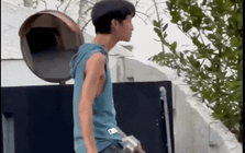 Tình hình của nam thần màn ảnh mất trí, ngày đêm đi lang thang khắp nơi sau cú sốc mẹ ruột qua đời