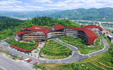 Việt Nam có trường nội trú 700 tỷ đồng chuẩn Anh đầu tiên: Học sinh đi học trên đồi, học phí lên đến 650 triệu đồng/năm
