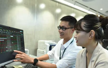Nâng hạng chỉ là bước đầu, chứng khoán Việt Nam còn gì phía trước?