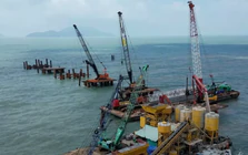 Cận cảnh thi công cầu vượt biển 18,5km ra Hòn Khoai
