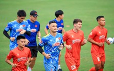 Lê Giang Patrik gây chú ý với mái tóc vuốt ngược bảnh bao trong buổi tập của ĐT Việt Nam