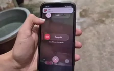 Một nam sinh viên vô tình vứt nhầm iPhone vào thùng rác, sau đó bị cộng đồng mạng chỉ trích dữ dội