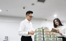 Thấy gì về biến động lãi suất ngân hàng?