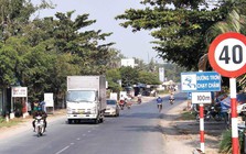 Phát hiện 7 nhẫn vàng 24K và cọc tiền 38 triệu đồng nằm chơ vơ trên đường QL53