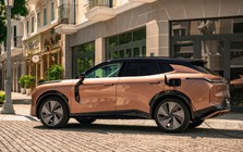 Công nghệ PHEV: Khi trải nghiệm xe sang bứt phá rào cản trạm sạc