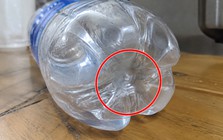 Hơn 90% người dùng không biết vì sao đáy chai nhựa luôn lõm vào trong