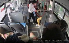 Camera ghi lại cảnh tiếp viên xe buýt xô đẩy khách xuống xe: Đã có kết quả xử lý