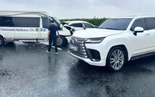 Tạm giữ hình sự tài xế xe Lexus lạng lách, chặn xe khác dẫn đến tai nạn trên cao tốc