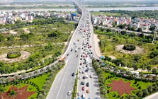 Cầu Nhật Tân trước ngày thí điểm: Dòng xe ùn ứ theo vạch đo cự ly an toàn