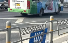 Hà Nội tạm gỡ biển báo khoảng cách trên cầu Nhật Tân