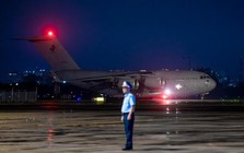 Tối qua - 27/9, sân bay Tân Sơn Nhất ghi nhận một máy bay mang sứ mệnh đặc biệt hạ cánh
