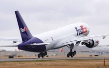 Máy bay khổng lồ sải cánh 64,8m, cao 18,6m chở theo 2 hành khách đặc biệt từ sân bay Trung Quốc, thực hiện nhiệm vụ quan trọng, được theo dõi top 1 toàn cầu trên ứng dụng theo dõi chuyến bay