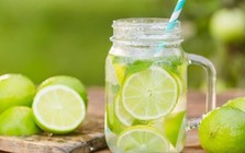 Uống nước chanh mỗi ngày suốt 6 tháng, người phụ nữ 32 tuổi bất ngờ khi đi khám