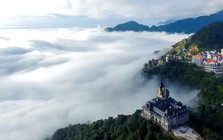Một thị trấn ở Việt Nam mát mẻ quanh năm, được tạp chí quốc tế ca ngợi đẹp TOP thế giới, vừa đón 150.500 lượt khách